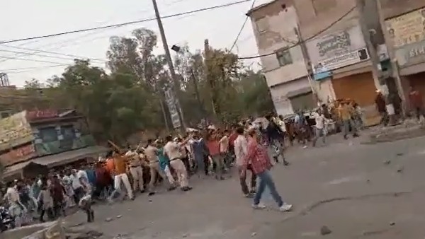 ৪০০ বুল্ডোজারে তোরজোর পুরসভার