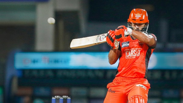 আইপিএল-এ দেড় হাজার রান অর্জনকারী হওয়ার পথে রাহুল ত্রিপাঠী: