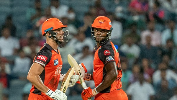 IPL 2022: একাধিক নজির তৈরি হতে পারে লখনউ বনাম হায়দরাবাদ ম্যাচে, হদিশ রইল জরুরি পরিসংখ্যানেরও IPL 2022: একাধিক নজির তৈরি হতে পারে লখনউ বনাম হায়দরাবাদ ম্যাচে, হদিশ রইল জরুরি পরিসংখ্যানেরও