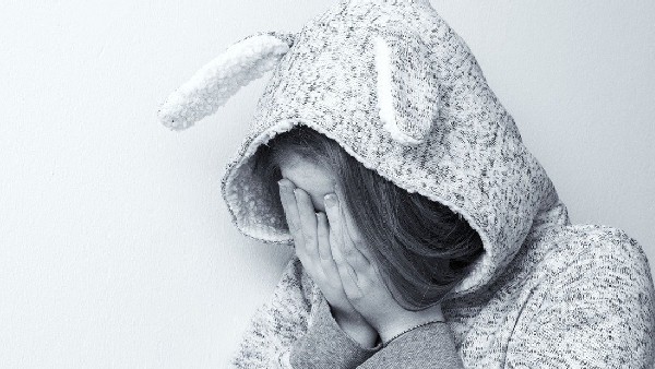 চুপচাপ কাঁদা চুপচাপ কাঁদা