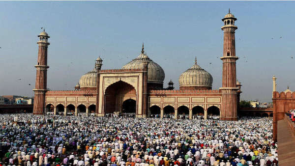 মুঘলরা মন্দির ভেঙে মসজিদ তৈরি করেছিল