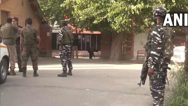 গতবছরও জম্মু-কাশ্মীর উপত্যকায় জঙ্গি হামলায় নিহত হয়েছে সংখ্যালঘু হিন্দুরা! 