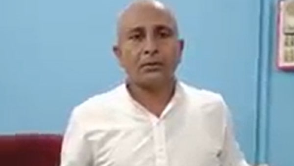 সুদীপের পদাঙ্ক অনুসরণ করে কংগ্রেসে ফিরবেন আশিস? সুদীপের পদাঙ্ক অনুসরণ করে কংগ্রেসে ফিরবেন আশিস?