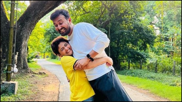 ঐন্দ্রিলার কোলে সব্যসাচী! ঐন্দ্রিলার কোলে সব্যসাচী!