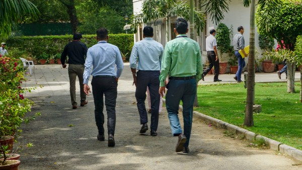 সকালে নটি জায়গায় তল্লাশি