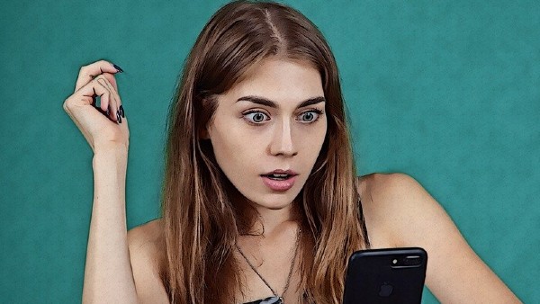 যাদের নামের প্রথম অক্ষর V