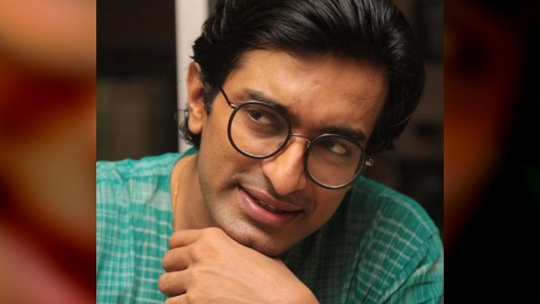 কফি দিয়ে ছবি আঁকলেন ডিআইজি কফি দিয়ে ছবি আঁকলেন ডিআইজি