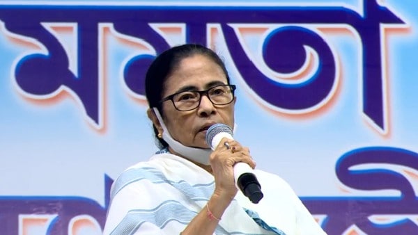 মাঠে নেমে কাজ মাঠে নেমে কাজ