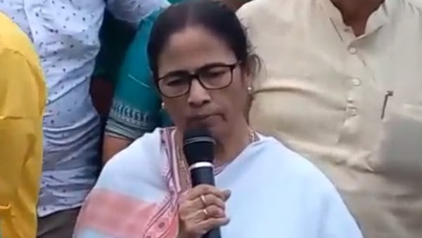 ১০০ দিনের কাজের টাকা দিচ্ছে না কেন্দ্র