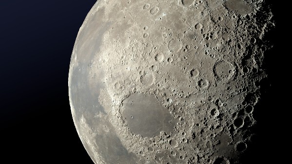 চাঁদের পাথুরে মাটিতেও গাছপালা গজিয়ে তুলেছেন বিজ্ঞানীরা চাঁদের পাথুরে মাটিতেও গাছপালা গজিয়ে তুলেছেন বিজ্ঞানীরা