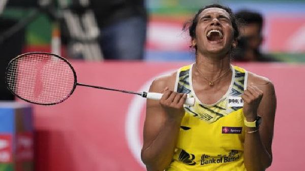 কান্নায় ভেঙে পড়েন সিন্ধু
