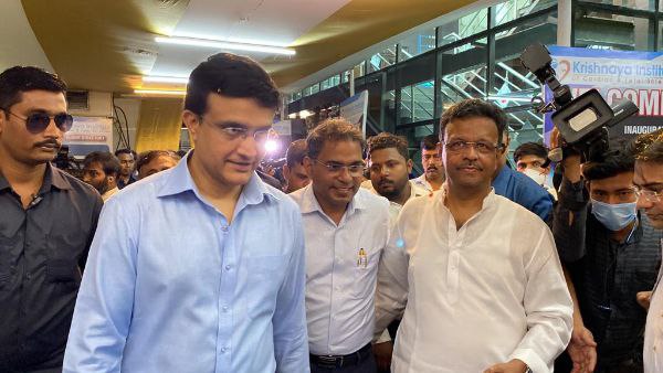 'কাছের মানুষ' মুখ্যমন্ত্রী 'কাছের মানুষ' মুখ্যমন্ত্রী