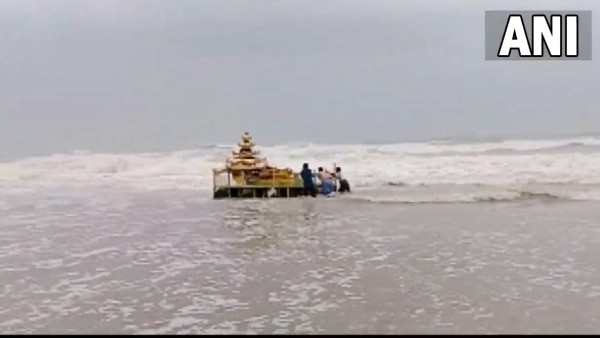 পূর্বের অবাক করা ঘটনা পূর্বের অবাক করা ঘটনা