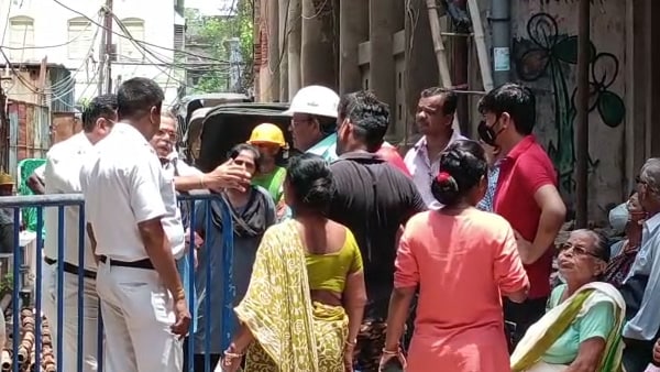 সকাল থেকেই কাজ শুরু 