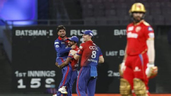 মাঝের ওভারে ব্যাটিংয়ে বিপর্যয় মাঝের ওভারে ব্যাটিংয়ে বিপর্যয়