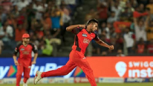 এগিয়ে উমরান