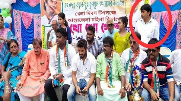 খো খো খেলার মঞ্চে তৃণমূল নেতাদের পাশে