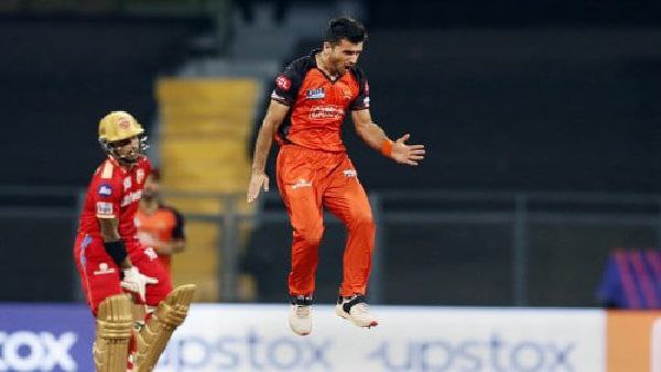 লিভিংস্টোনের ঝড়ে উড়ে গেল সানরাইজার্স 