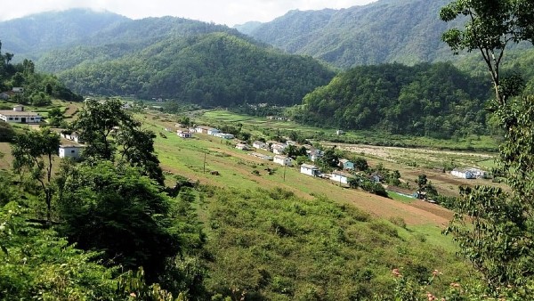 স্বর্গীয় গ্রামে পর্যটকদের আকর্ষণ এই সুর