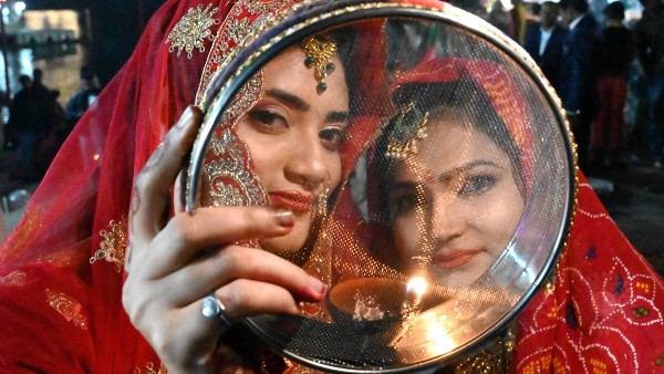 করবা চৌথের মুহূর্ত