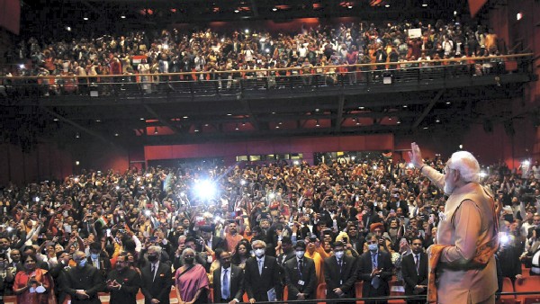 ‘টোয়েন্টি টোয়েন্টি ফোর, মোদী ওয়ান্স মোর। ‘টোয়েন্টি টোয়েন্টি ফোর, মোদী ওয়ান্স মোর।