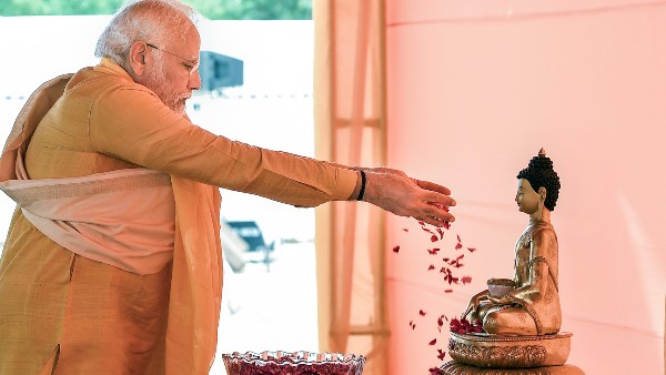বুদ্ধ স্মরণ মোদীর বুদ্ধ স্মরণ মোদীর