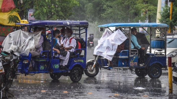 কালীপুজোর আলোর উৎসবে বিভ্রান্ত হতে নিষেধ 