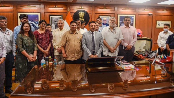 সামনে ২০২৪-র লোকসভা ভোট, মুখ্য নির্বাচন কমিশনার পদে দায়িত্বে রাজীব কুমার সামনে ২০২৪-র লোকসভা ভোট, মুখ্য নির্বাচন কমিশনার পদে দায়িত্বে রাজীব কুমার
