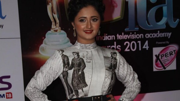 রাশমি দেশাই রাশমি দেশাই