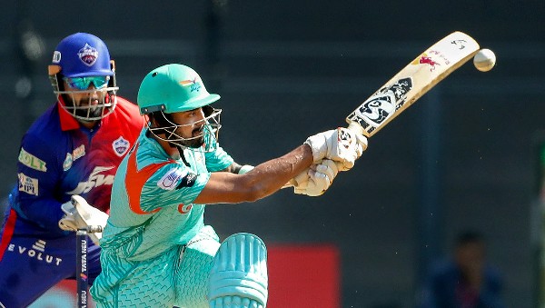 IPL 2022: প্লে-অফে পৌঁছনোর সম্ভবনা কমছে দিল্লির, ওয়াংখেড়েতে হার পন্থের দলের