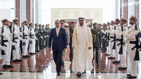 আরব দুনিয়ার ক্ষমতাশালী নেতা মহম্মদ হলেন নয়া প্রেসিডেন্ট আরব দুনিয়ার ক্ষমতাশালী নেতা মহম্মদ হলেন নয়া প্রেসিডেন্ট