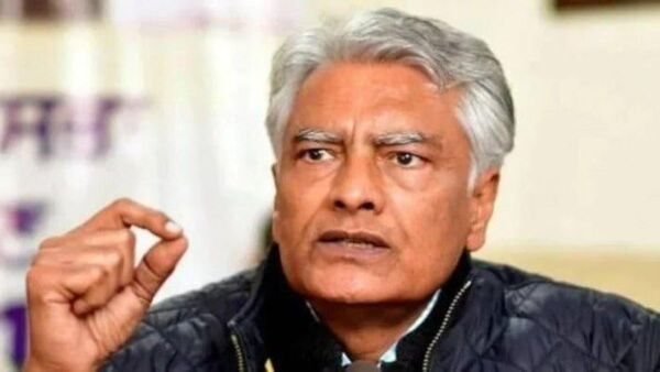দল ২ বছরের জন্য সব পদ থেকে সরিয়ে দেয়