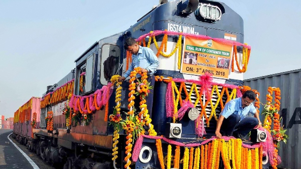 বহু কাঙ্ক্ষিত রেল পরিষেবার শুরু বহু কাঙ্ক্ষিত রেল পরিষেবার শুরু