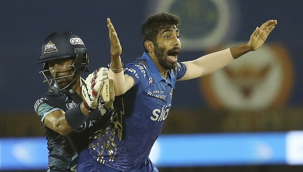 IPL 2022: কাজে এল না ঋদ্ধিমান-শুভমনের দাপুটে ইনিংস, গুজরাতের বিরুদ্ধে চলতি আইপিএল-এ দ্বিতীয় জয় মুম্বইয়ের