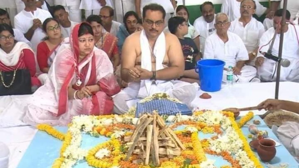 ডিসেম্বরে প্রয়াণ ডিসেম্বরে প্রয়াণ