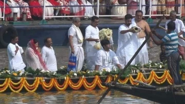 স্মরণে পানি হাটি স্মরণে পানি হাটি