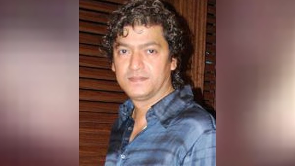  আদেশ শ্রীবাস্তব