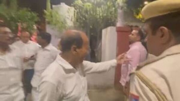 গভীর রাতে চ্যালেঞ্জ অধীরের গভীর রাতে চ্যালেঞ্জ অধীরের