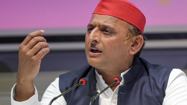 লোকসভায় শক্তি কমল অখিলেশের