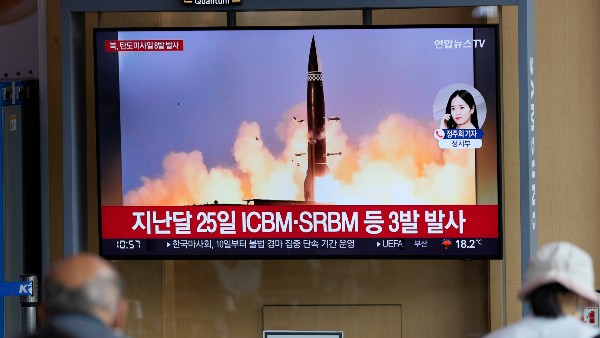 উত্তর কোরিয়ার হুমকির পাল্টা এই যৌথ ক্ষেপণাস্ত্র মহড়া! উত্তর কোরিয়ার হুমকির পাল্টা এই যৌথ ক্ষেপণাস্ত্র মহড়া!