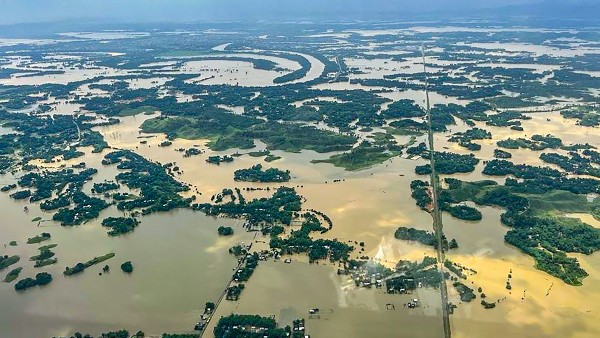 অসমে বন্যা পরিস্থিতির অবনতি, গুয়াহাটিতে ভূমিধসে দুই শিশুর মৃত্যু অসমে বন্যা পরিস্থিতির অবনতি, গুয়াহাটিতে ভূমিধসে দুই শিশুর মৃত্যু