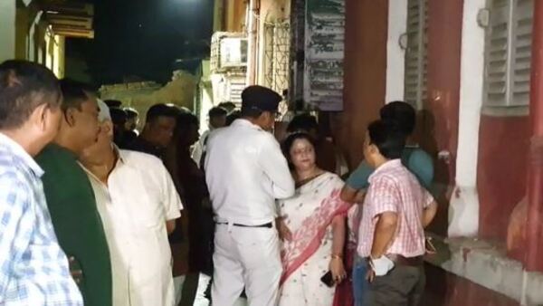 কথা ভ্রাতৃবধূ-কাউন্সিলরের সঙ্গে