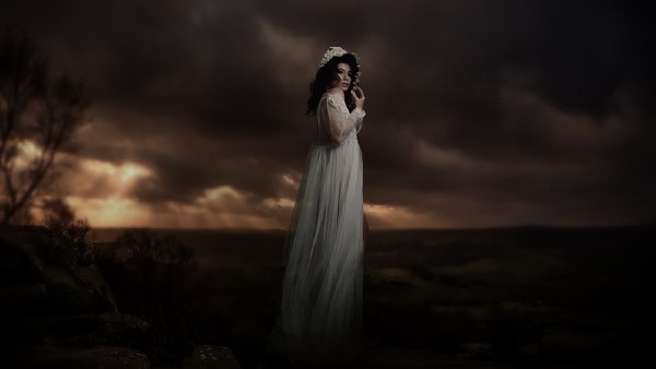 বর্তমানে একজন জীবিত ব্যক্তির মৃতদেহের সঙ্গে বিয়ে হয় 