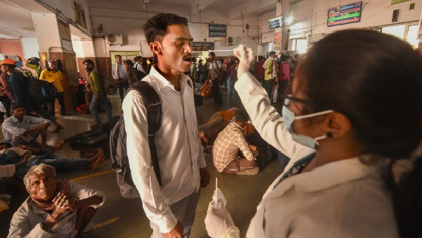  মুম্বইয়ে বাড়ছে করোনা আক্রান্তের সংখ্যা
