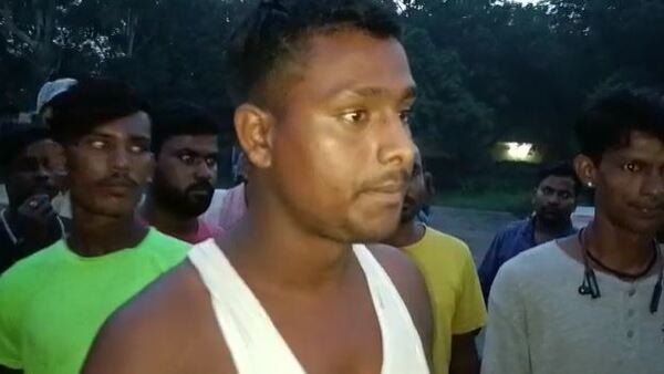 কারখানায় শ্রমিক বিক্ষোভ