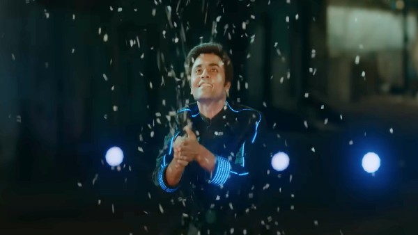  পঞ্চায়েত অফিস থেকে জাদুর মঞ্চে