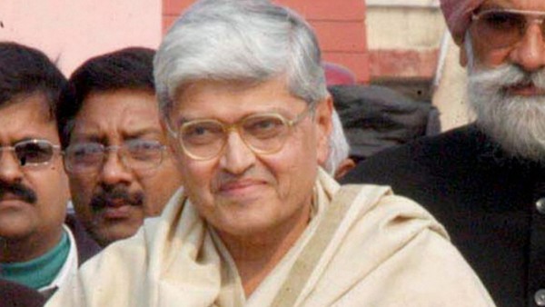 কতটা সম্মত হবেন গোপালকৃষ্ণ গান্ধী