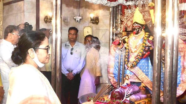 লাইট এন্ড সাইন্ডের উদ্বোধন করেন মমতা