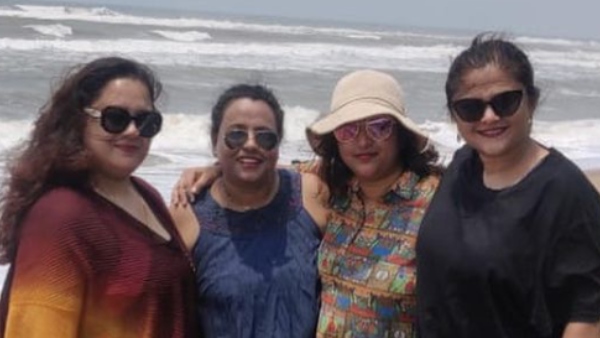 গোপালপুর বিচে গার্লস গ্যাংয়ের সঙ্গে সময় কাটাচ্ছেন কনীনিকা, ভাইরাল ছবি গোপালপুর বিচে গার্লস গ্যাংয়ের সঙ্গে সময় কাটাচ্ছেন কনীনিকা, ভাইরাল ছবি