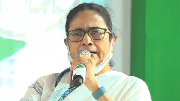 মুখ্যমন্ত্রী হয়ে গোটা প্রশাসনটাকে দুর্নীতিগ্রস্ত করেছেন মমতা মুখ্যমন্ত্রী হয়ে গোটা প্রশাসনটাকে দুর্নীতিগ্রস্ত করেছেন মমতা